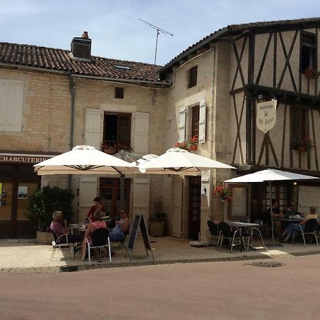 Bed and Breakfast La Vieille Maison Rose Nanteuil-en-Vallee Экстерьер фото