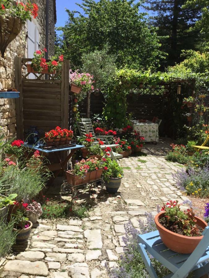 Bed and Breakfast La Vieille Maison Rose Nanteuil-en-Vallee Экстерьер фото